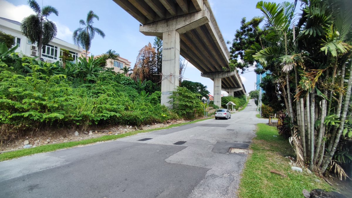 大都会／封面/阳光8路高架天桥工程复工／7图