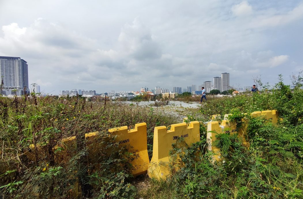 大都会／封面/阳光8路高架天桥工程复工／7图