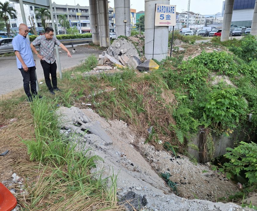 大都会／建材垃圾倒入防洪沟排水受堵，州议员誓揪出罗里司机严厉对付／3图