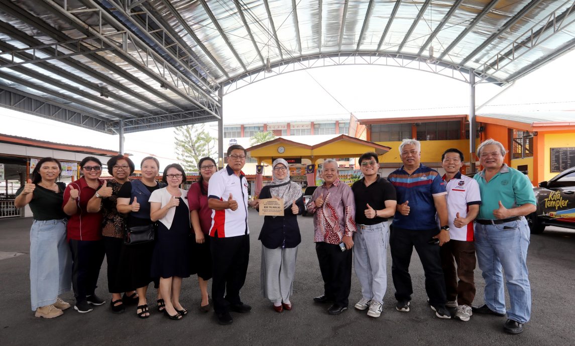 大都会/谢安宝拨款给士拉央3所学校/1图