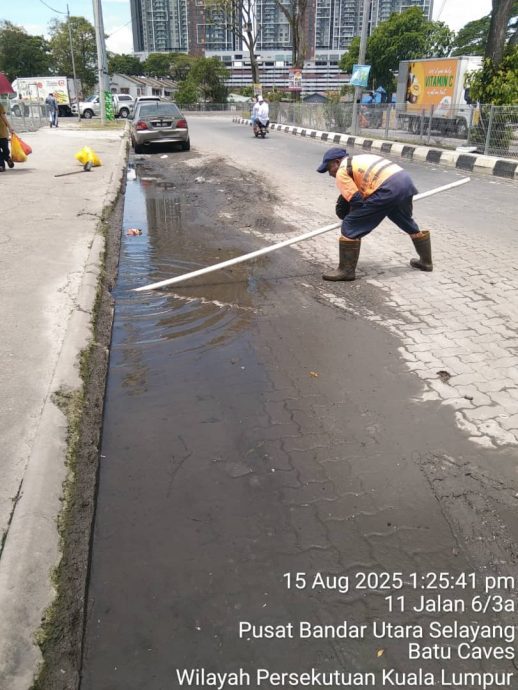 大都会:士拉央巴刹沟渠长期堵塞 余保凭促吉隆坡市政局解决/3图