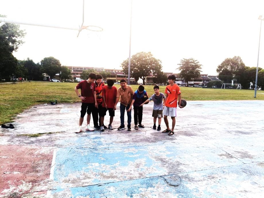 大都会/me03头/安邦六福园草场的设备欠理想