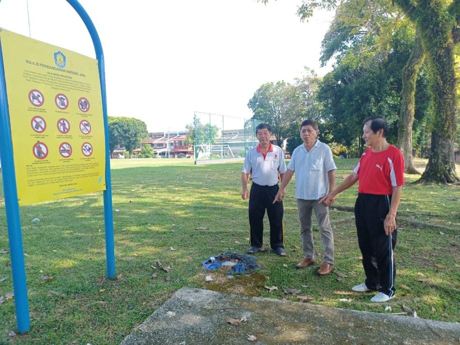 大都会/me03头/安邦六福园草场的设备欠理想