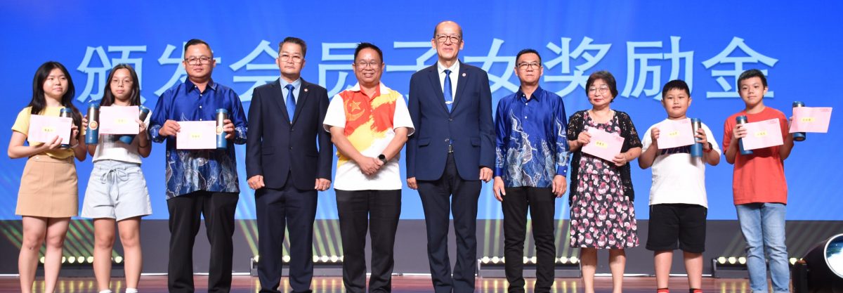 大都会/ME05头/陈德福：封闭式柜台卖烟没影响香烟销量