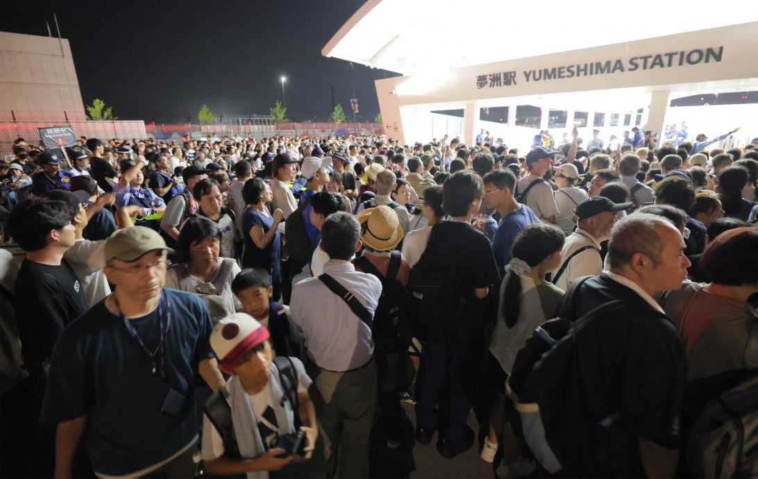 大阪世博地铁停电!3万人滞留会场「苦中作乐」 躺地补眠过夜画面曝