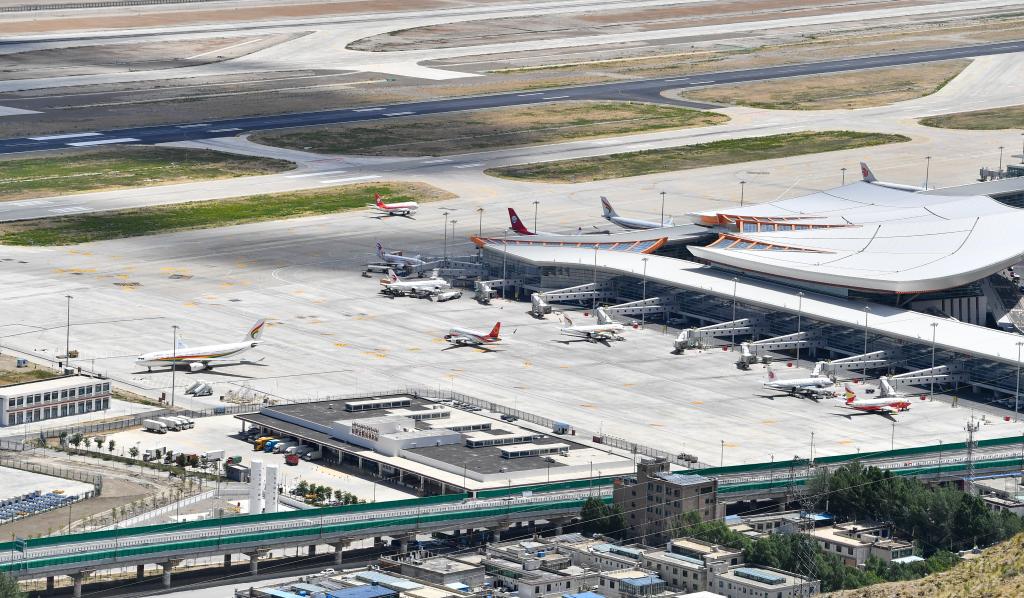 天下事  新华社公开历史照片 西藏60年发展变化 /主