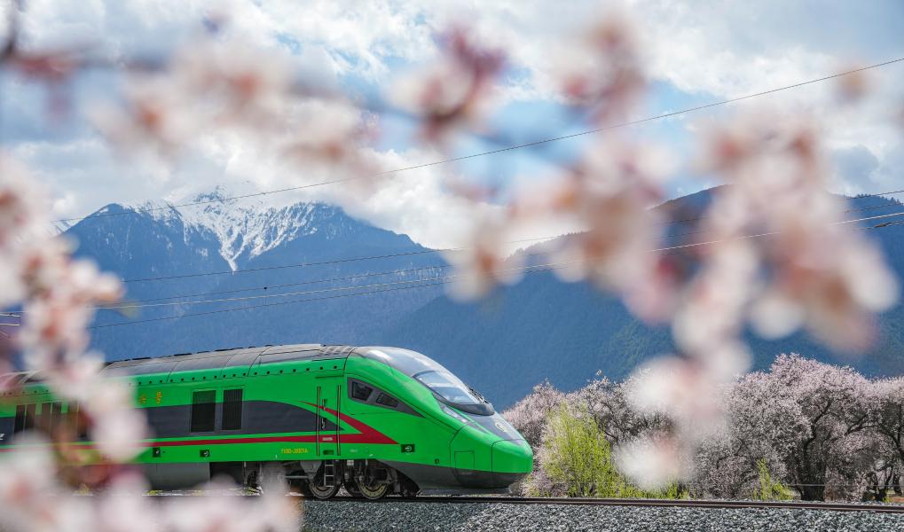 天下事  新华社公开历史照片 西藏60年发展变化 /主