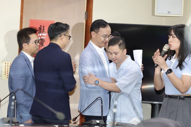 天下事主文)赖内阁改组 台学者吁弃“抗中”牌恢复两岸正常交流