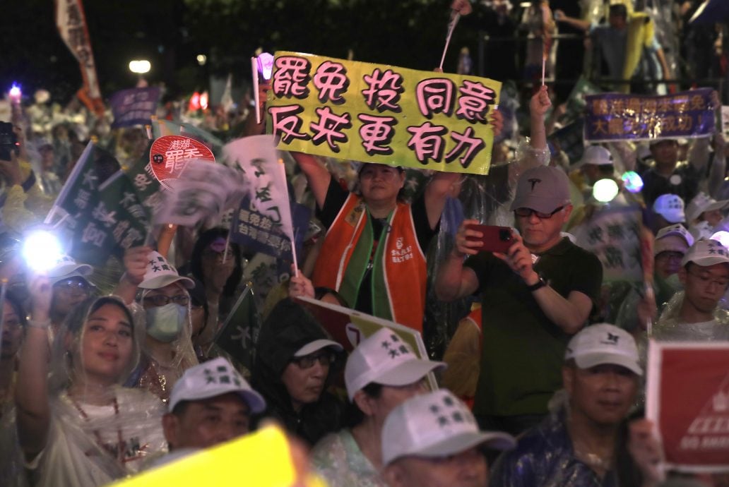 天下事主文)赖内阁改组 台学者吁弃“抗中”牌恢复两岸正常交流