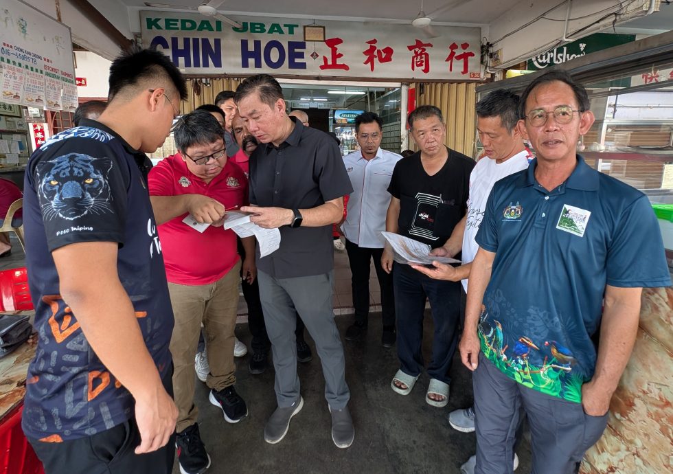 太平市议会探讨让新村茶餐室通过申请执照在五脚基摆放桌椅