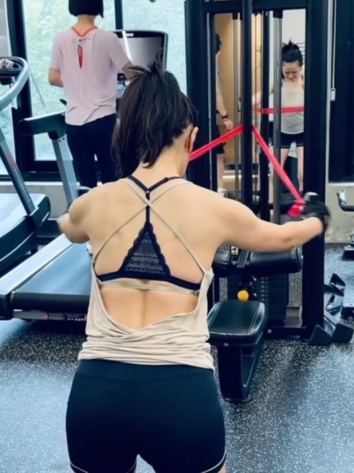 孙艺真晒超狂背肌 网赞：难怪玄彬被迷倒