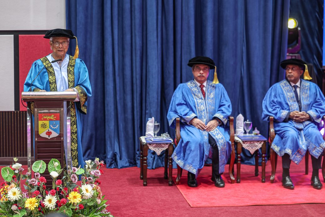 孟国临时政府首席顾问获国立大学 颁社会企业哲学荣誉博士学位