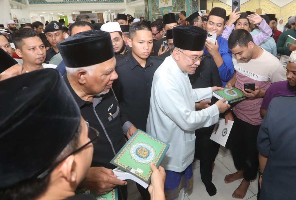 安华:大马坚持昌明理念 以智慧与包容应对伊斯兰恐惧症