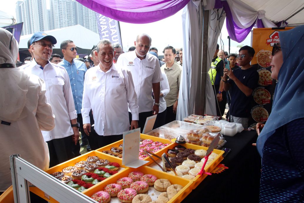 安华：数字化与AI须服务全民，兼顾生产力与价值观