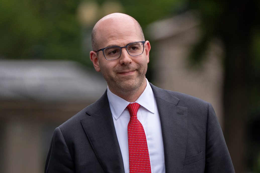 安插自己人 特朗普钦点首席经济顾问出任联储局理事