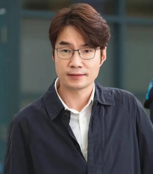 宋英奎灿笑遗照曝光　玄彬李炳宪低调吊唁