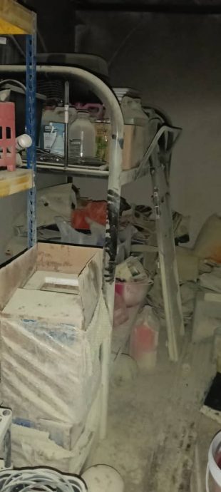 宗教学校储藏室清晨失火 职员机警扑灭无人伤亡