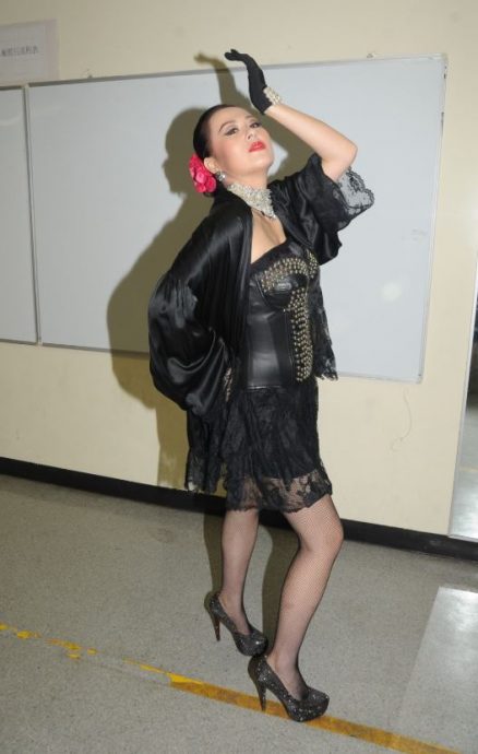 宣传新剧面容突扭曲 江欣燕中途离场