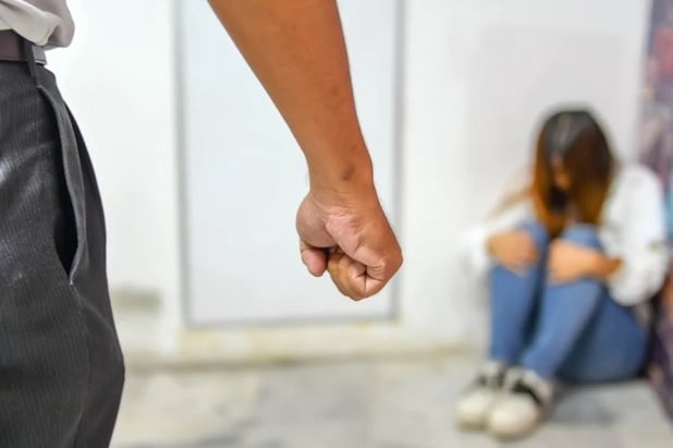 家暴男天天打妻 孩子装看不见好悲哀