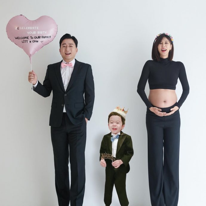 将5年前过世爱子融入合照 成贤珠证实怀二胎9个月