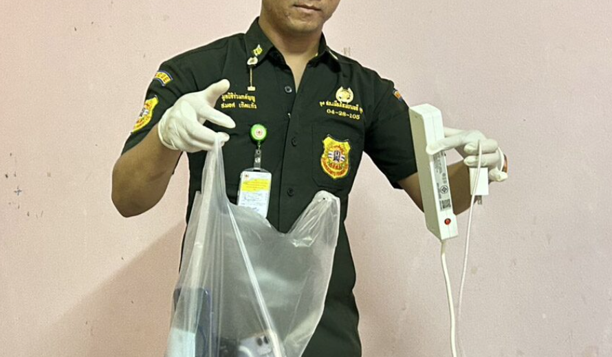 尸体焦黑“手还紧握手机”!他躺床上滑手机 遇充电爆炸惨死