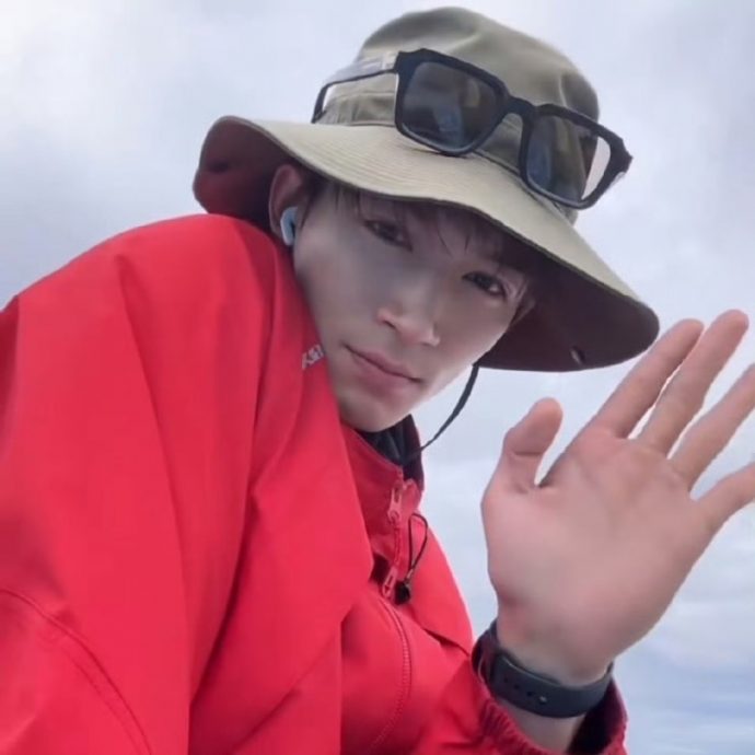 山顶直播突暴哭 王星越被亏“升一哥喜极而泣”