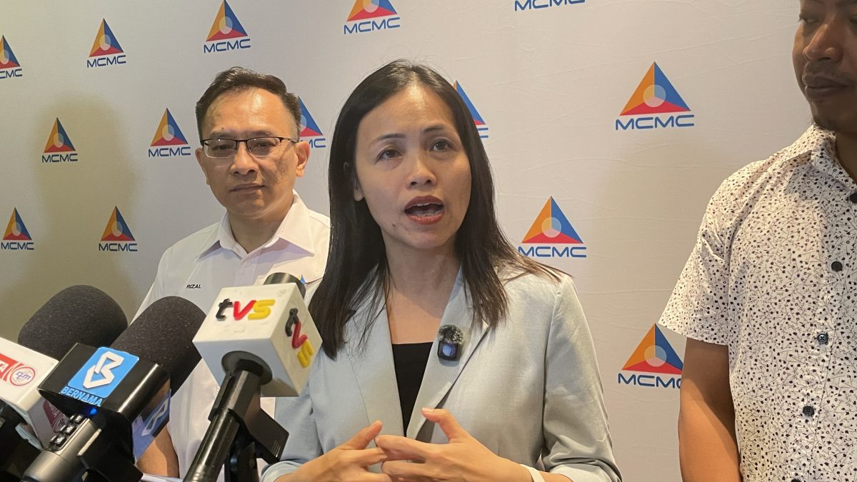 已签发 全国：狂粉出价5倍买GD演唱会黄牛票，张念群：与内贸部了解处理方向