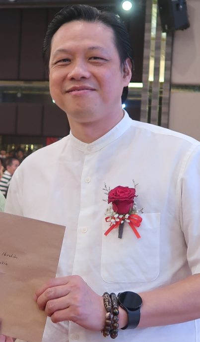 已签发 柔︰曾敏凯︰治国方向对 ，我国须靠中庸主宰政局