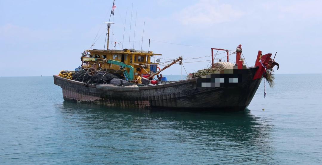 已签发 柔：6寮国船员疑吸毒    遭大马海事执法机构逮捕