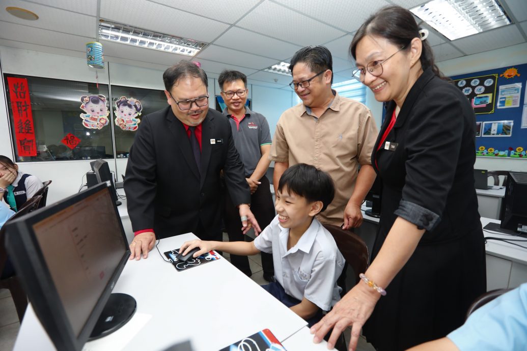 已签发 柔：《星洲日报》小学生时事问答比赛预赛，全柔3057学生参赛，人数全国之冠