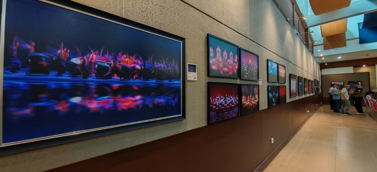 从幕后走向幕前  黄秀香首办个人摄影展