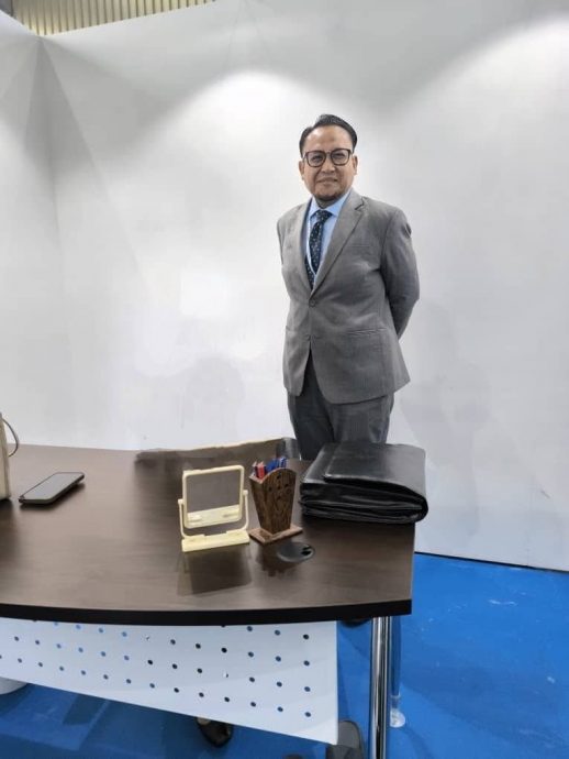 已签发 柔:封面:新山独立公园水獭成群袭人 至少3晨运者被咬伤,长者促捕移与建围篱防患
