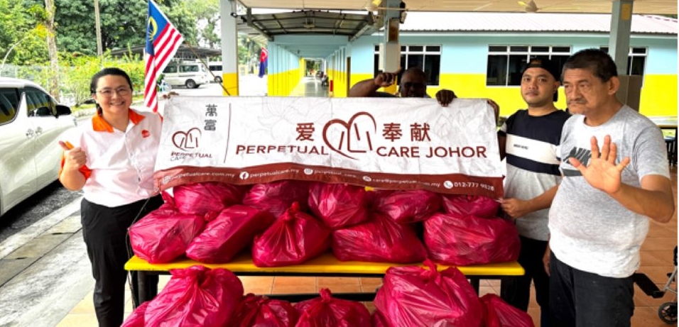 已签发 柔：工商：古来万富山庄盂兰节超渡法会圆满举行