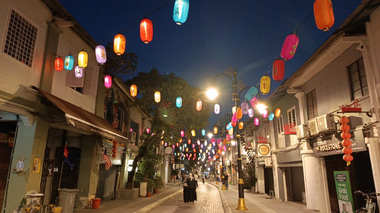 已签发 柔:版头之一:庆大马日迎中秋  新山文化街9月继续精彩