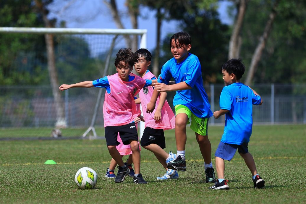 已签发 柔:特稿:JDT携手私人界推假期营 藉活动让幼童爱上足球
