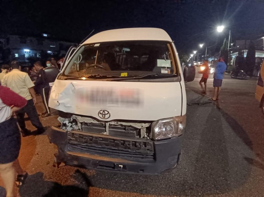 已签发 柔:货车与摩托车相撞  无照少年当场死亡