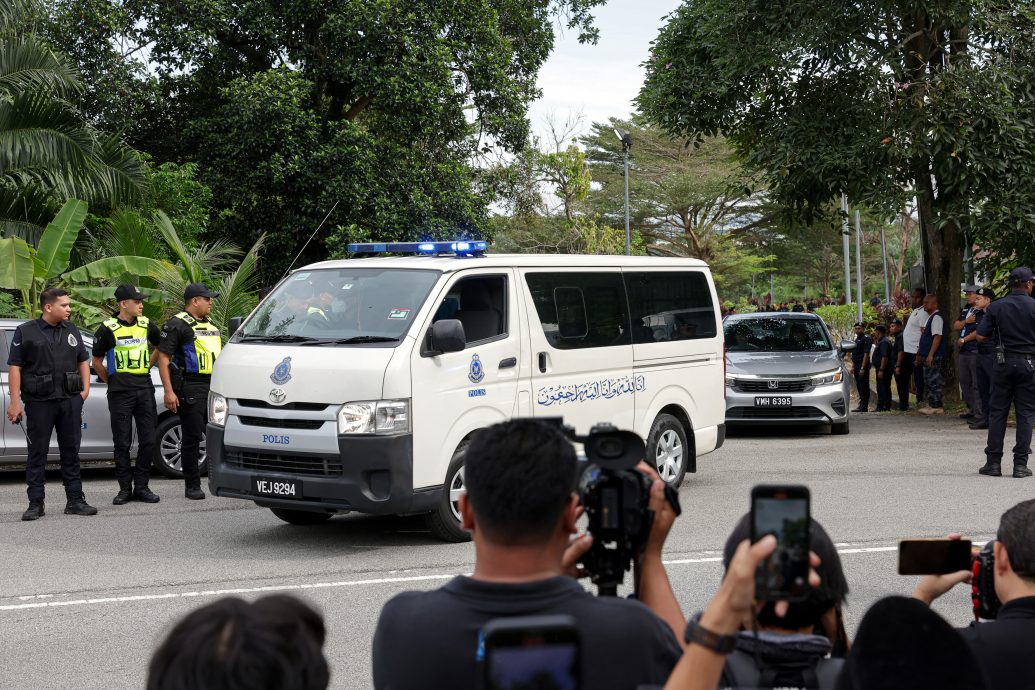 已签发//后备军学员猝死案|重掘死者遗体做二次剖验·死者母亲亲到场见证