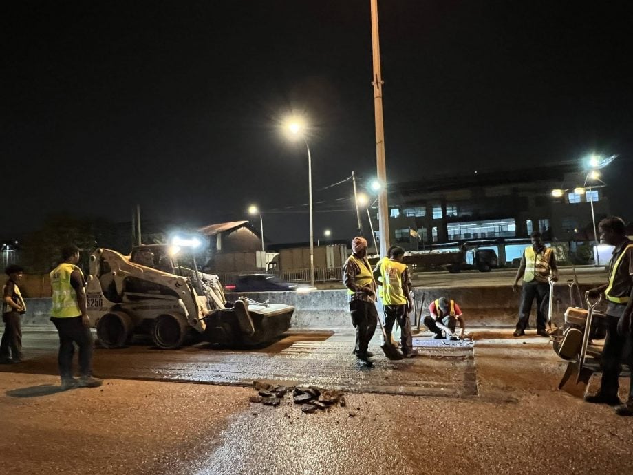 已签发/大都会(版2头)/雪大型铺路工程已完成75%,预计9月全面完工