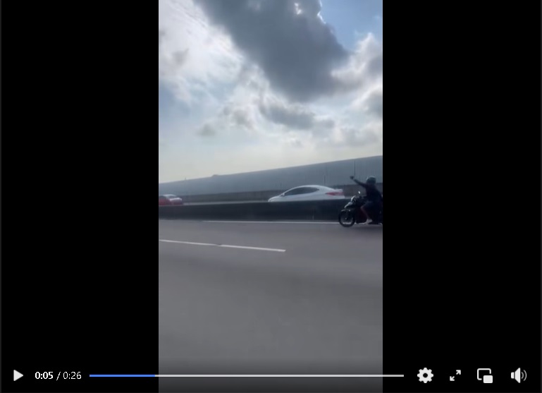 **已签发**柔：19岁女学院生涉大道逆向行驶 警已开档调查