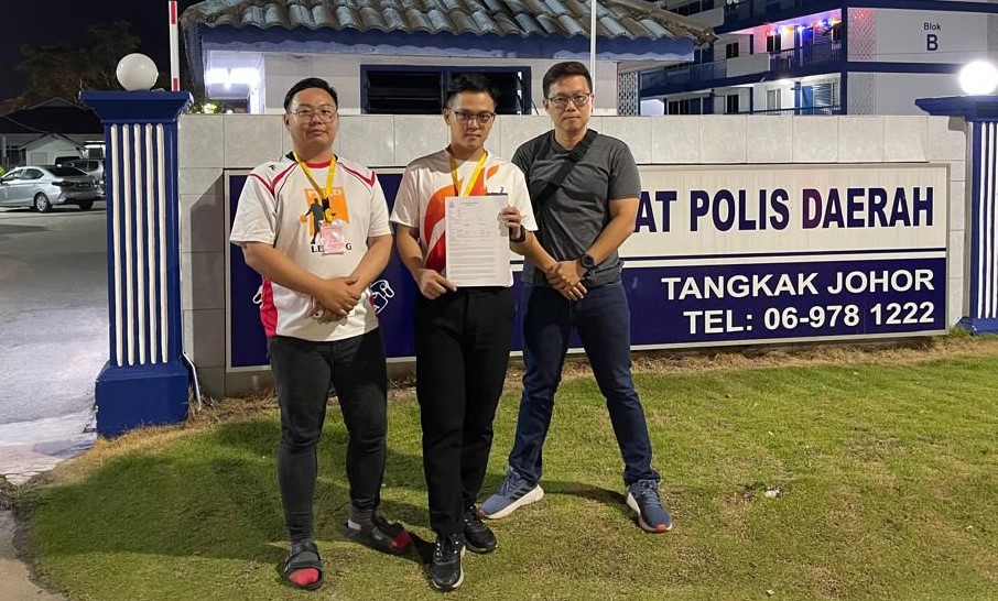 **已签发**柔：倒挂国旗〡认为事件被利用制造恐慌 礼让马青区团报警