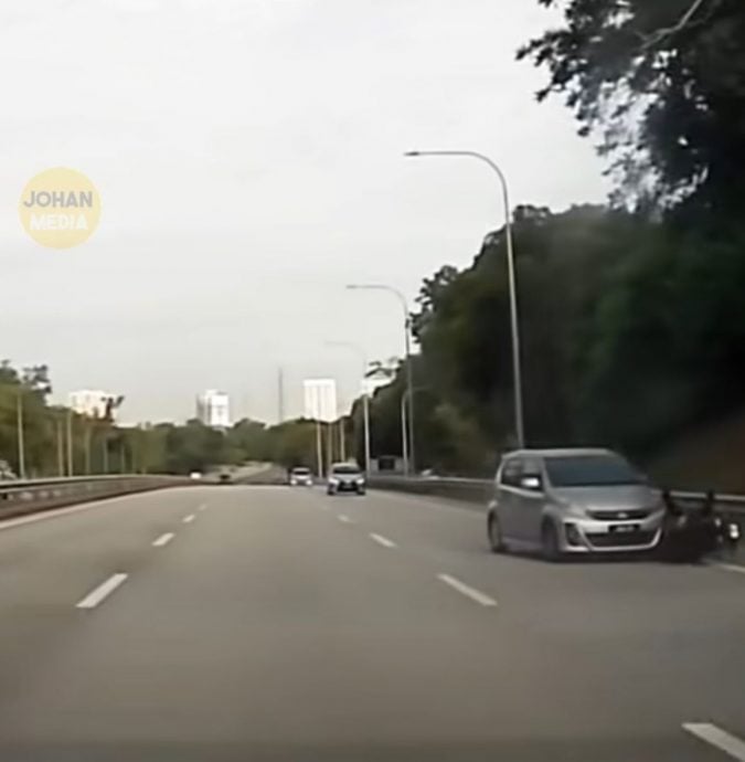 **已签发**柔:努沙再也大道车祸 汽车撞及摩托车2人伤