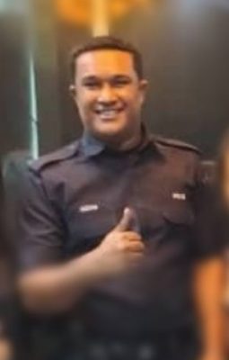 **已签发**柔：女子车爆胎到警局求助  获热心警员帮忙声声谢