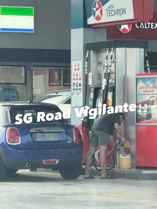 **已签发**柔:开新加坡车打95汽油还装桶 柔内贸局展开调查