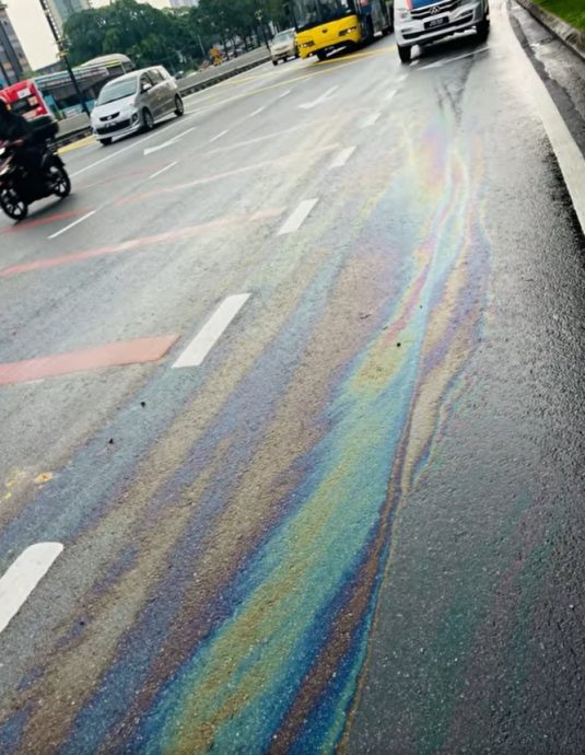 **已签发**柔：新山市厅闪电行动  木削铺路吸油渍护安全