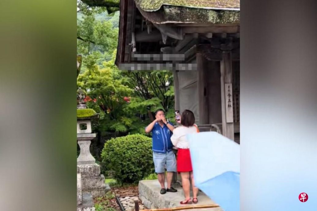 *已签发*柔：狮城二三事：日本街头吹口琴奏国歌  狮城律师意外走红