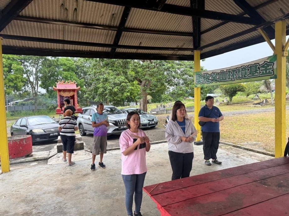 **已签发**柔:百年墓碑无人认领 已迁坟至避兰东华人义山