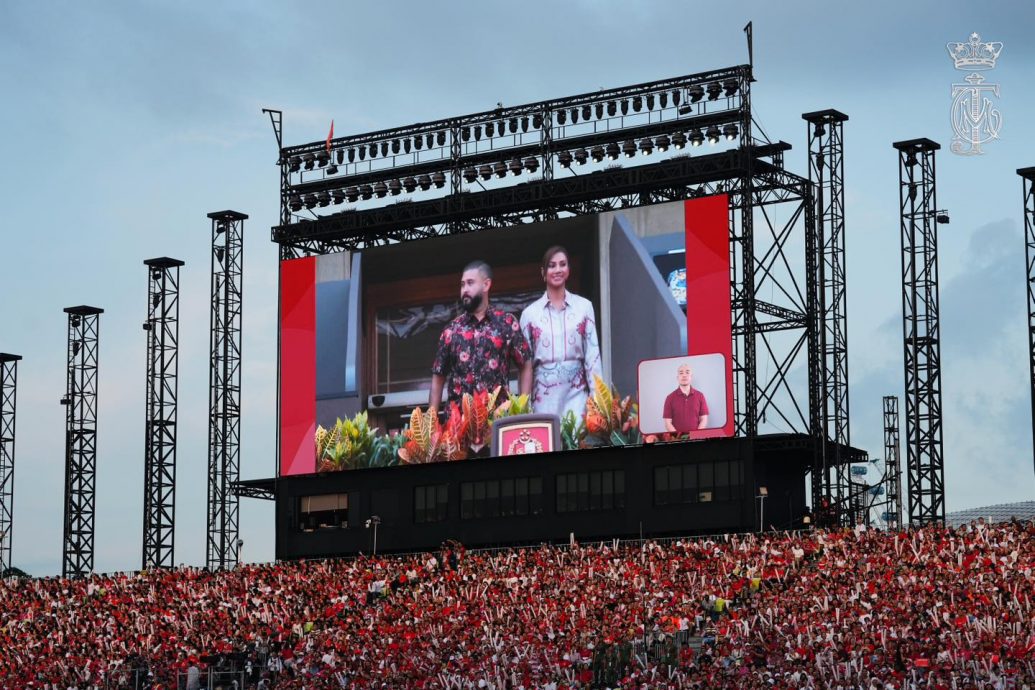 **已签发**柔：第三版假头：新加坡809国庆，柔摄政王偕副首相汶苏丹印总统出席观礼