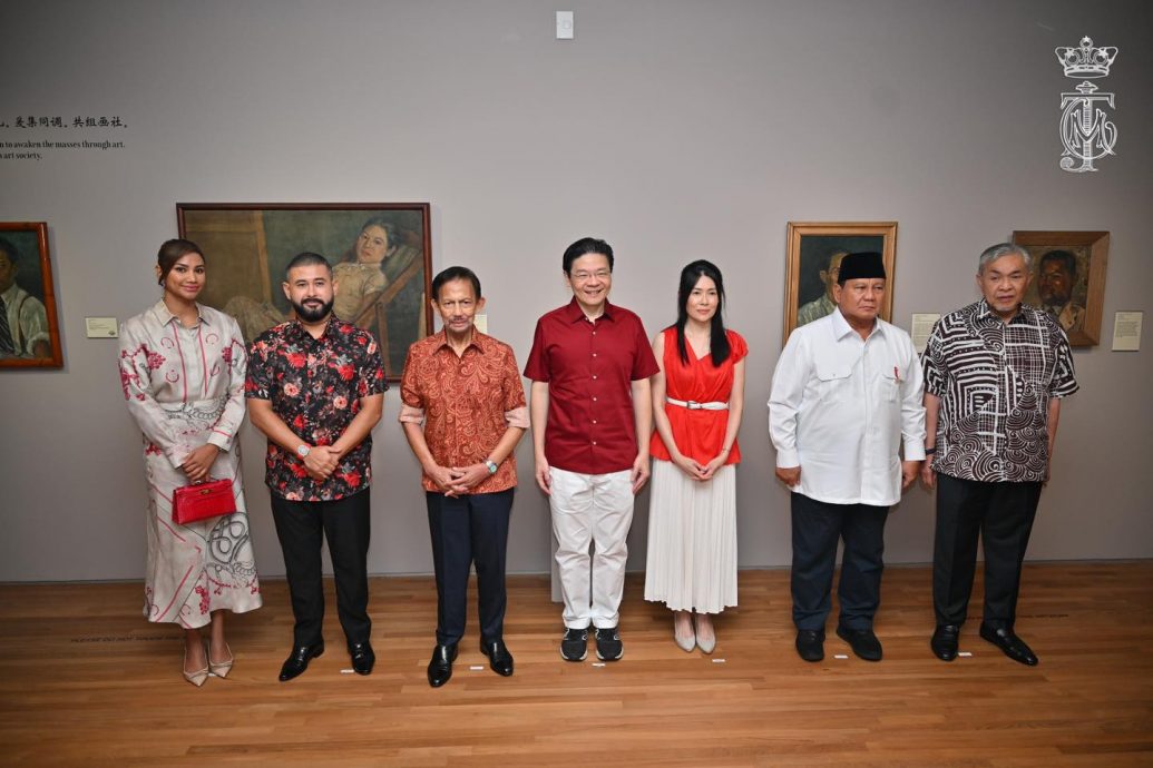 **已签发**柔：第三版假头：新加坡809国庆，柔摄政王偕副首相汶苏丹印总统出席观礼