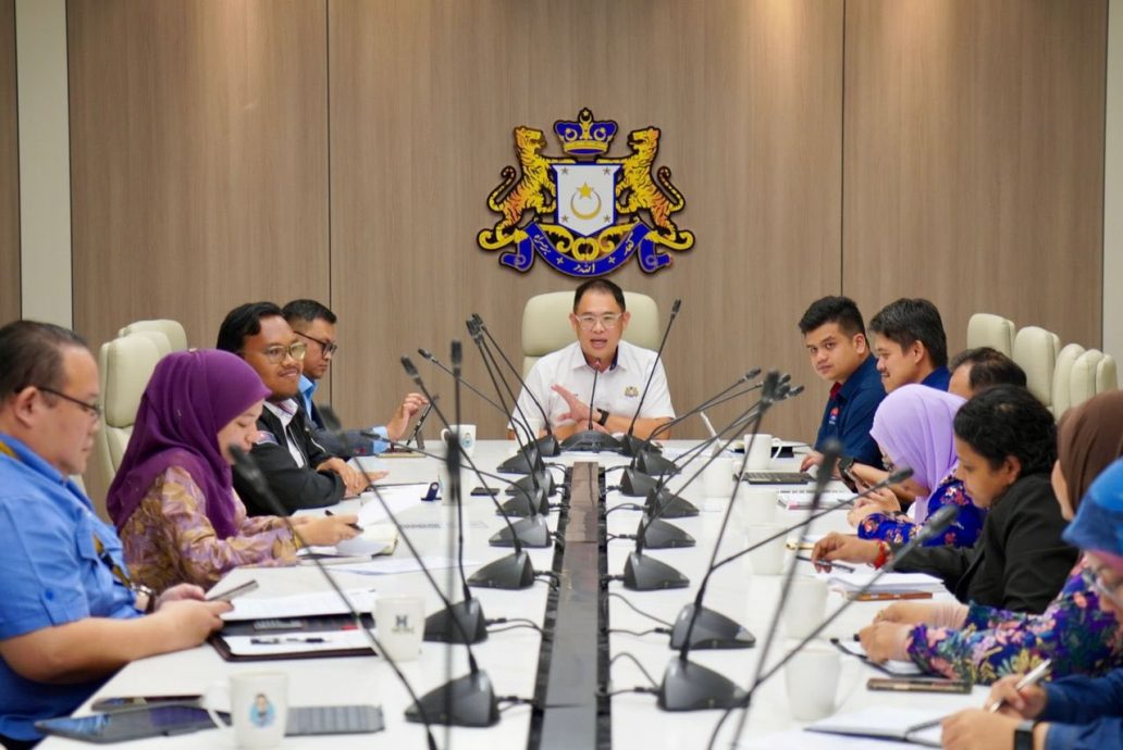 **已签发**柔：第三版头：乱丢垃圾问题要遏止！柔政府成立跨部门委员会寻策