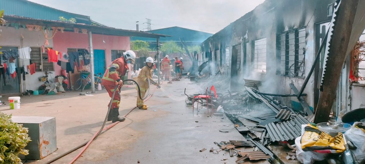 巴占员工宿舍起火 烧毁5房 无人伤亡